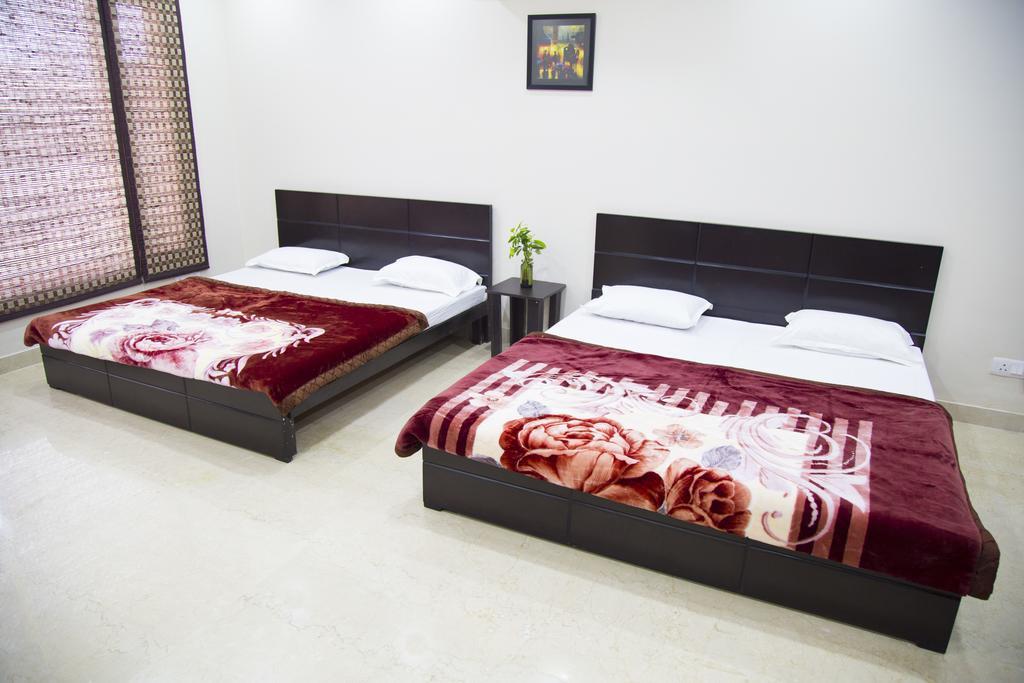 The Mulberry House Bed & Breakfast Ню Делхи Екстериор снимка