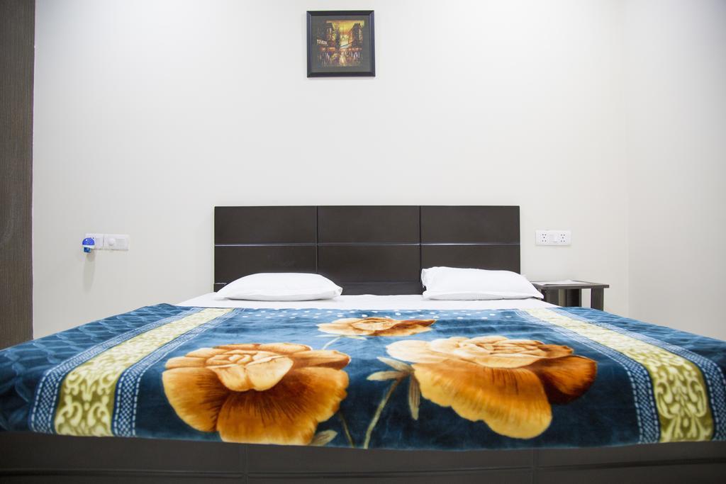 The Mulberry House Bed & Breakfast Ню Делхи Екстериор снимка