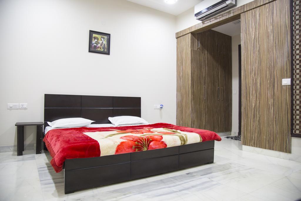 The Mulberry House Bed & Breakfast Ню Делхи Екстериор снимка